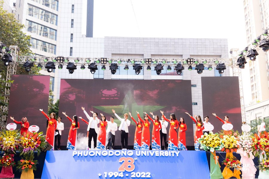 Tiết mục văn nghệ chào mừng khai giảng năm học mới 2022-2023. Tiết mục văn nghệ chào mừng khai giảng năm học mới 2022-2023.