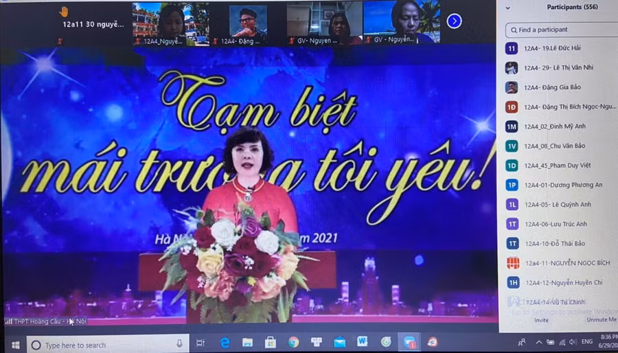 Cô Hiệu trưởng Lưu Thị Lập phát biểu trong lễ bế giảng đặc biệt