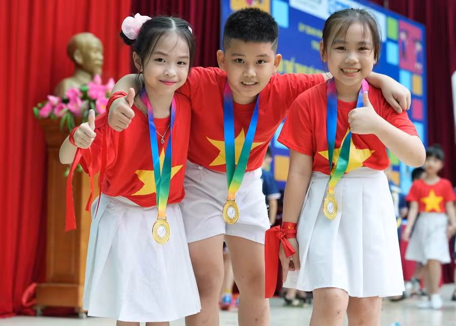 Niềm vui của học sinh trong ngày hội