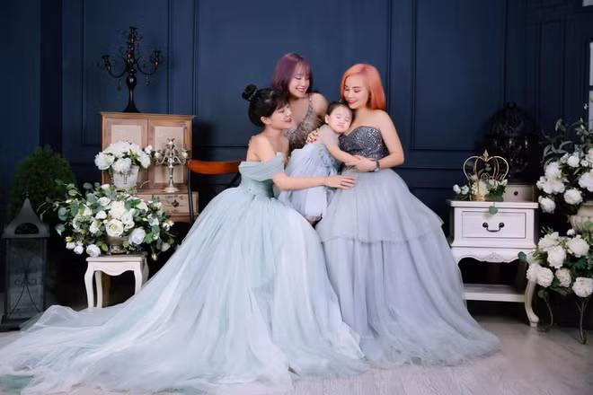 Diễn viên Hoàng Yến bên 3 người con