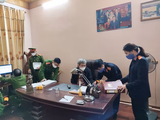 Cơ quan chức năng khám xét chỗ ở của Trần Văn Hà.