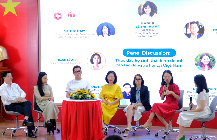 Các đại biểu đến từ doanh nghiệp, trường đại học, trung tâm ươm tạo tham luận tại Hội thảo Các đại biểu đến từ doanh nghiệp, trường đại học, trung tâm ươm tạo tham luận tại Hội thảo