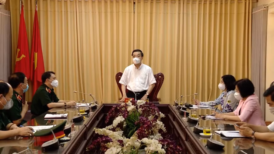 Chủ tịch UBND thành phố Hà Nội Chu Ngọc Anh: Ưu tiên ngăn chặn mầm bệnh xâm nhập, không “ngăn sông cấm chợ”.