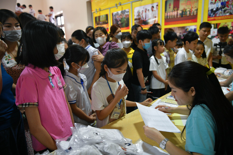 Sau 3 vòng thi, vượt qua gần 8.000 thí sinh tham dự, 108 học sinh đã xuất sắc bước vào vòng thi Đặc Biệt. Sau 3 vòng thi, vượt qua gần 8.000 thí sinh tham dự, 108 học sinh đã xuất sắc bước vào vòng thi Đặc Biệt.