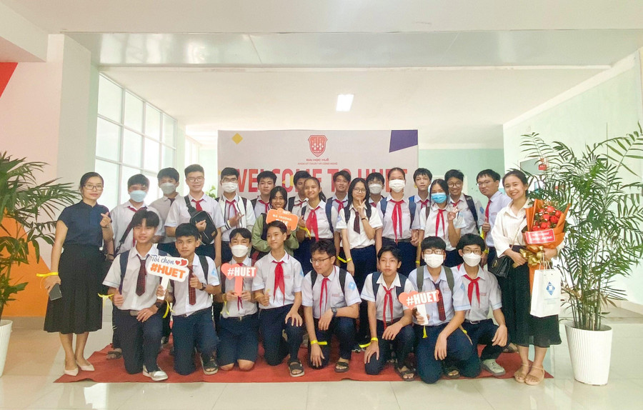 Nhiều hoạt động trải nghiệm dành cho học sinh. Nhiều hoạt động trải nghiệm dành cho học sinh.