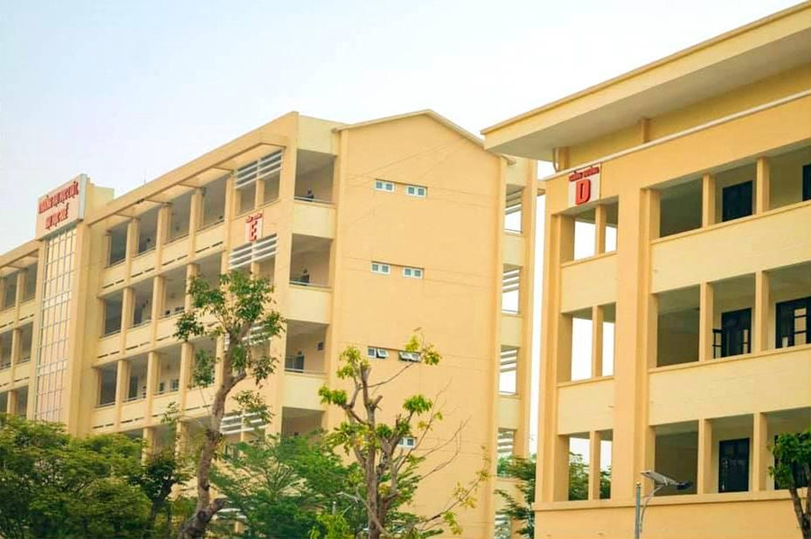 Cơ sở vật chất, thiết bị, thư viện, giáo trình tại Trường đáp ứng yêu cầu giảng dạy, nghiên cứu, học tập theo yêu cầu của ngành đăng ký đào tạo trình độ đại học và sau đại học. Cơ sở vật chất, thiết bị, thư viện, giáo trình tại Trường đáp ứng yêu cầu giảng dạy, nghiên cứu, học tập theo yêu cầu của ngành đăng ký đào tạo trình độ đại học và sau đại học.