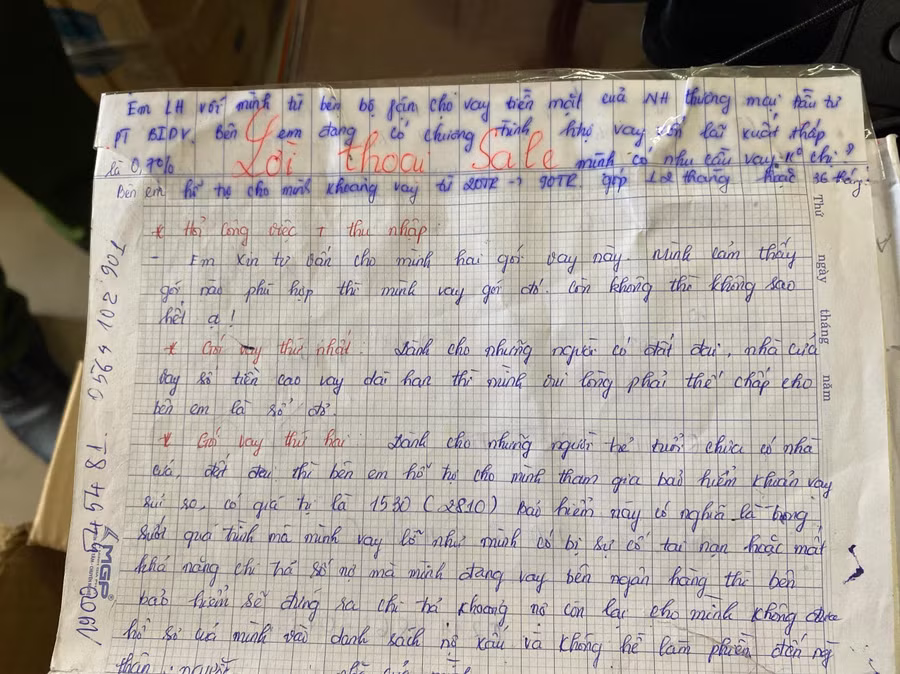 Giấy tờ viết tay của nhóm đối tượng lừa đảo.
