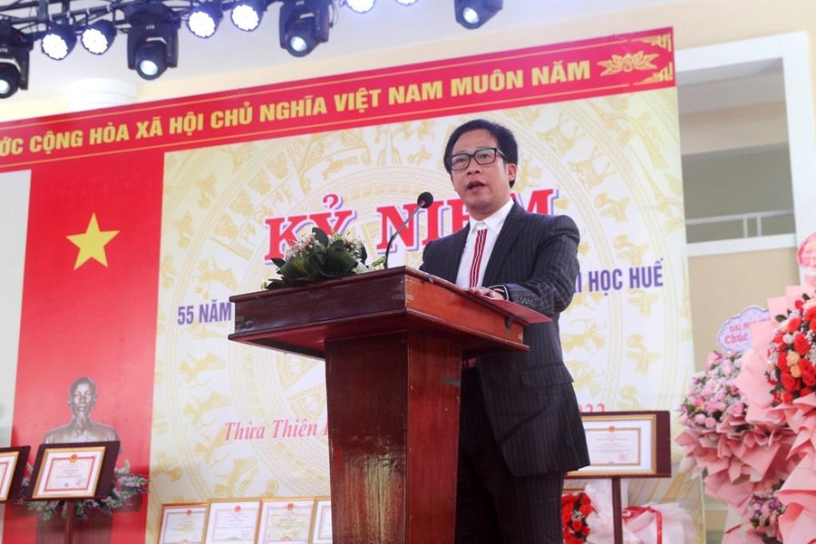 PGS.TS. Lê Anh Phương - Giám đốc ĐH Huế phát biểu chúc mừng nhà trường. PGS.TS. Lê Anh Phương - Giám đốc ĐH Huế phát biểu chúc mừng nhà trường.