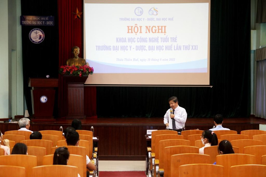 Hội nghị KHCN TT Trường ĐH Y Dược, ĐH Huế lần thứ XXI ghi nhận có nhiều đề tài khoa học công nghệ chất lượng.