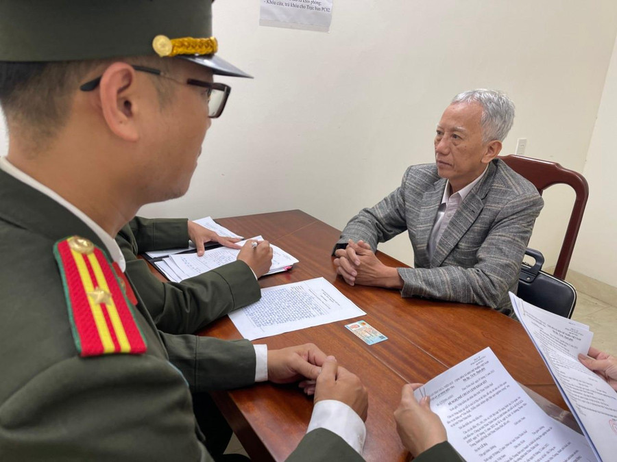 Ông Lê Hạ - Giám đốc Trung tâm quy hoạch và thiết kế nông lâm nghiệp (trực thuộc sở Nông nghiệp &amp; Phát triển Nông thôn tỉnh Thừa Thiên - Huế.