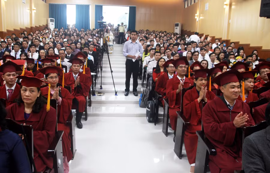 Quang cảnh buổi Lễ tốt nghiệp và trao bằng chuyên khoa cấp I.