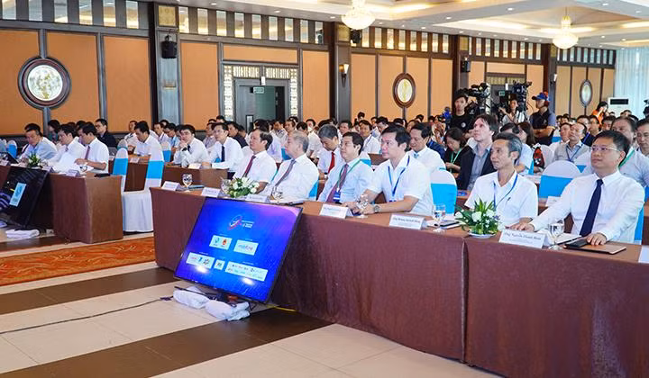 Các đại biểu tham dự Tuần lễ Chuyển đổi số - Huế 2022.