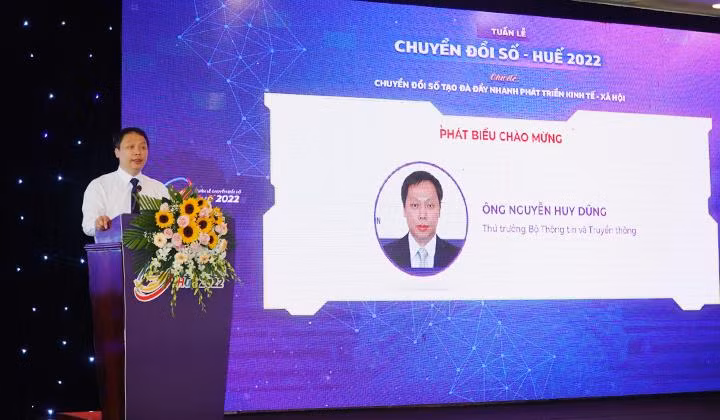 Thứ trưởng Bộ Thông tin và Truyền thông Nguyễn Huy Dũng phát biểu.