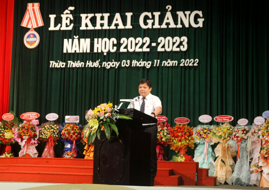 PGS.TS. Võ Thanh Tùng – Hiệu trưởng Trường Đại học Khoa học, Đại học Huế phát biểu. PGS.TS. Võ Thanh Tùng – Hiệu trưởng Trường Đại học Khoa học, Đại học Huế phát biểu.