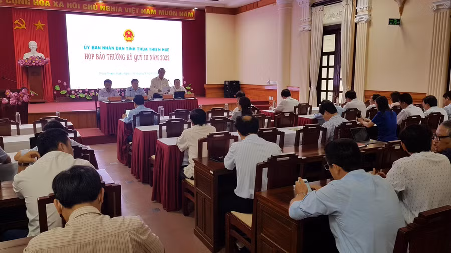 Họp báo thường kỳ quý III năm 2022 nêu vấn đề vụ 3 nữ giáo viên dùng bằng giả tại trường mầm non TP Huế.