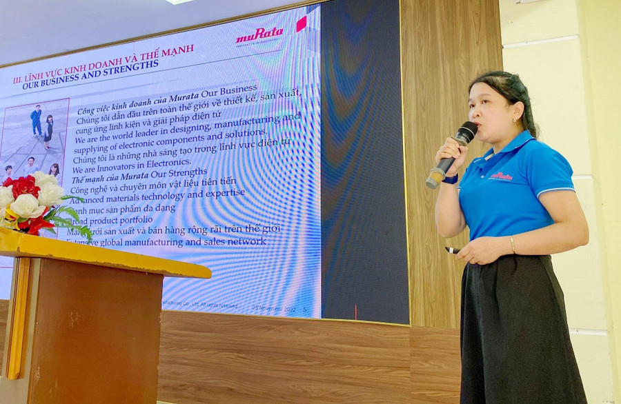 Công ty TNHH Murata Munufactiring Việt Nam giới thiệu về công ty cho các sinh viên.