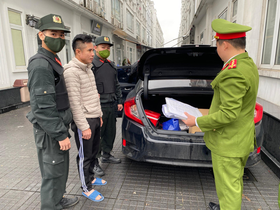 Ô tô bị thu giữ. Ô tô bị thu giữ.