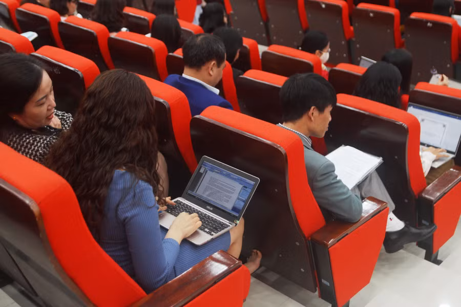 Các đại biểu dự Hội nghị.