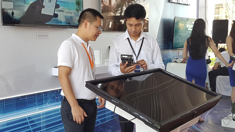 Trải nghiệm các ứng dụng mới. Trải nghiệm các ứng dụng mới.