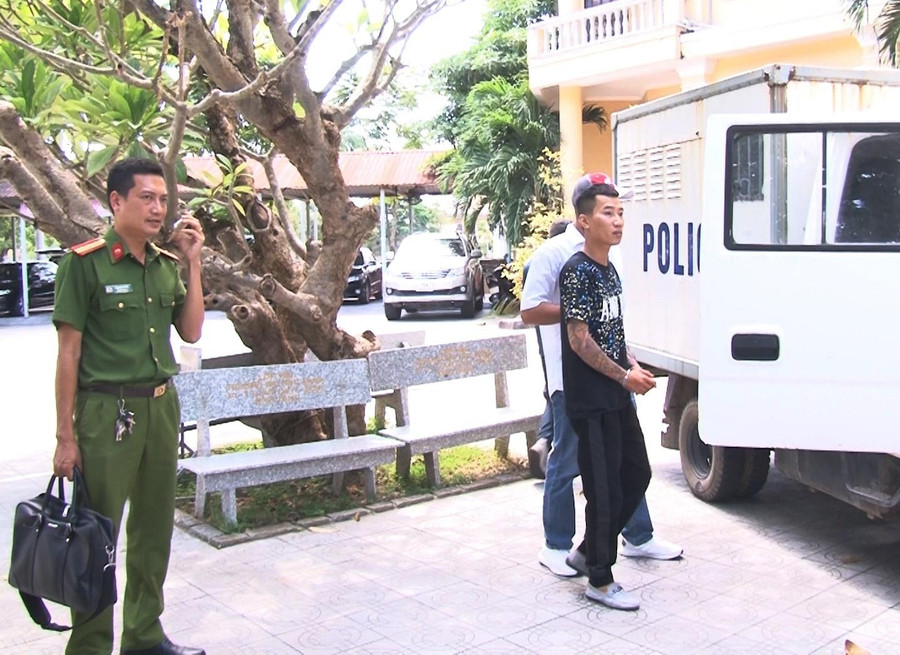 Công an TP Huế tạm giữ hình sự đối tượng Anh. Công an TP Huế tạm giữ hình sự đối tượng Anh.