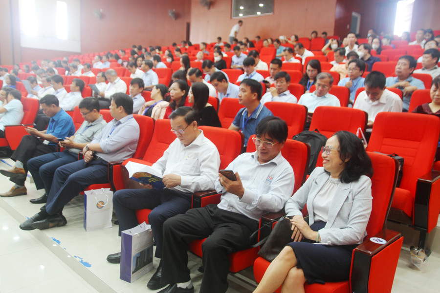 Hội thảo tập trung sự tham gia của đại đa số các đại học, trường đại học và cao đẳng trên cả nước về tham dự. Hội thảo tập trung sự tham gia của đại đa số các đại học, trường đại học và cao đẳng trên cả nước về tham dự.