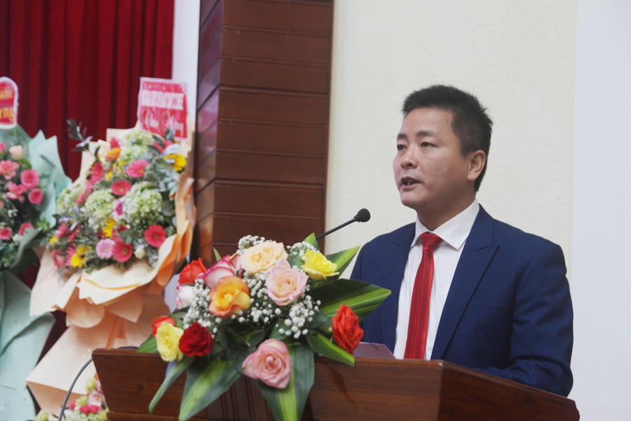 TS. Bùi Văn Lợi - tân Phó Giám đốc Đại học Huế nhiệm kỳ 2021-2026 phát biểu nhận nhiệm vụ. TS. Bùi Văn Lợi - tân Phó Giám đốc Đại học Huế nhiệm kỳ 2021-2026 phát biểu nhận nhiệm vụ.