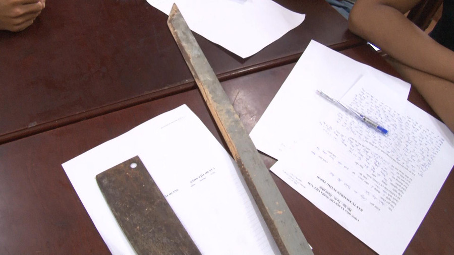 Hung khí thu giữ từ nhóm Hoàng. Hung khí thu giữ từ nhóm Hoàng.