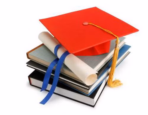 Sinh viên mồ côi cả cha lẫn mẹ được miễn học phí