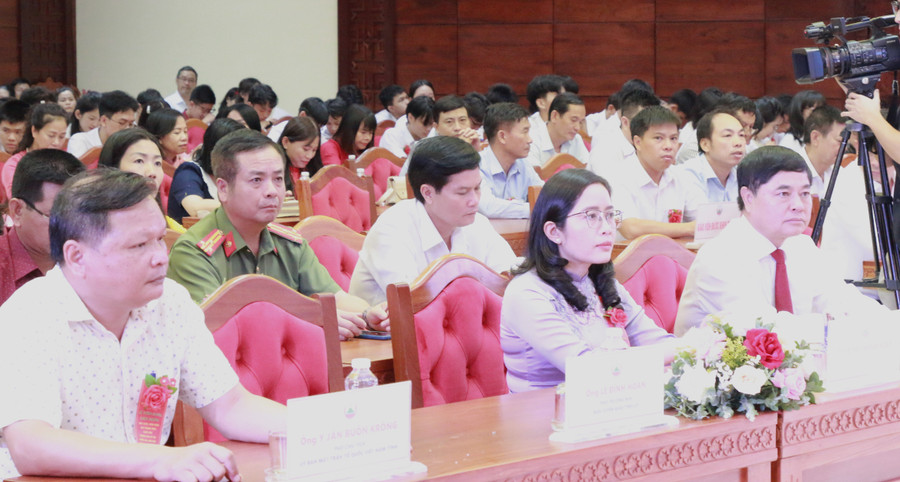 Đại biểu tham dự lễ tuyên dương. (Ảnh: BH)