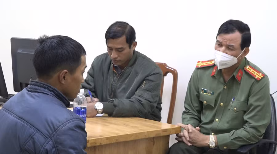 Cơ quan chức năng làm việc với Đoàn Thanh Trí.