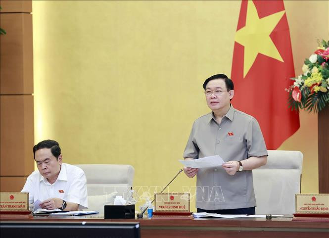 Chủ tịch Quốc hội Vương Đình Huệ phát biểu khai mạc phiên họp. Ảnh: Doãn Tấn/TTXVN