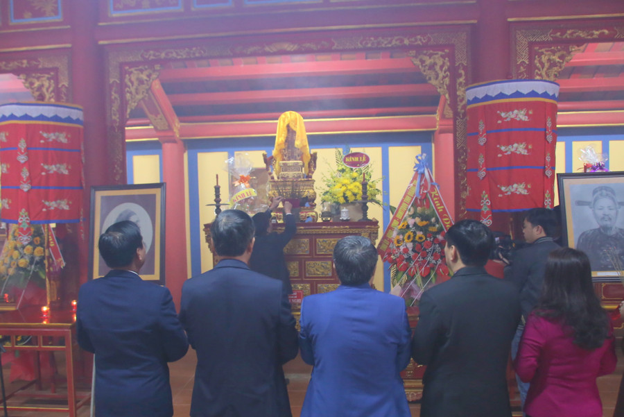 Đền thờ Vua Hàm Nghi được khánh thành năm 2020 tại Khu di tích thành Tân Sở, huyện Cam Lộ, tỉnh Quảng Trị.