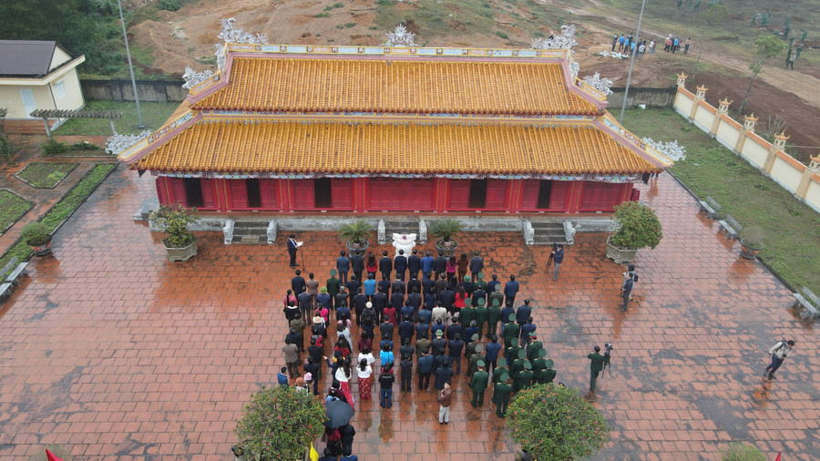 Khu di tích thành Tân Sở, nơi đặt Đền thờ Vua Hàm Nghi và các chiến sĩ Cần Vương. (Ảnh: Đ. Đức).