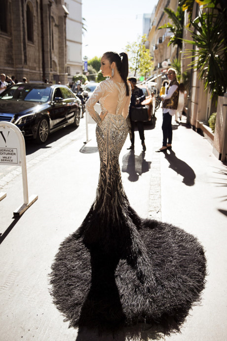 Lý Nhã Kỳ gây bất ngờ với vẻ đẹp huyền bí tựa Cleopatra tại Cannes - Ảnh 6 Ly Nha Ky gay bat ngo voi ve dep huyen bi tua Cleopatra tai Cannes - Anh 6