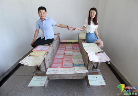 Yêu kiểu con nhà người ta: 4 năm Đại học nhận 137 bằng khen chứng nhận nhờ học quá giỏi - Ảnh 5 Yeu kieu con nha nguoi ta: 4 nam Dai hoc nhan 137 bang khen chung nhan nho hoc qua gioi - Anh 5