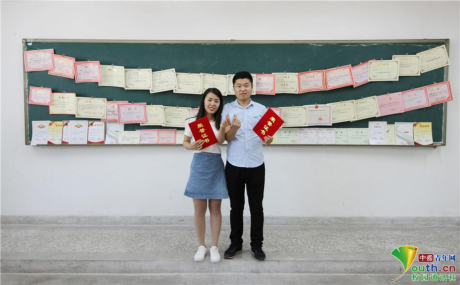 Yêu kiểu con nhà người ta: 4 năm Đại học nhận 137 bằng khen chứng nhận nhờ học quá giỏi - Ảnh 4 Yeu kieu con nha nguoi ta: 4 nam Dai hoc nhan 137 bang khen chung nhan nho hoc qua gioi - Anh 4