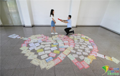 Yêu kiểu con nhà người ta: 4 năm Đại học nhận 137 bằng khen chứng nhận nhờ học quá giỏi - Ảnh 1 Yeu kieu con nha nguoi ta: 4 nam Dai hoc nhan 137 bang khen chung nhan nho hoc qua gioi - Anh 1