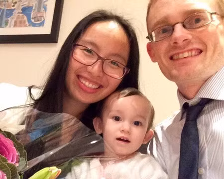 Nhung pha noi tieng Viet cua re Tay khien ca nha vo 