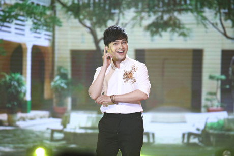 Phương Thanh diện đồ xuyên thấu, nồng nàn kể chuyện tình xưa - Ảnh 8 Phuong Thanh dien do xuyen thau, nong nan ke chuyen tinh xua - Anh 8