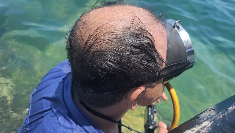 Các thợ lặn tham gia khảo sát đáy biển quanh Nhà máy gang thép Formosa Hà Tĩnh.