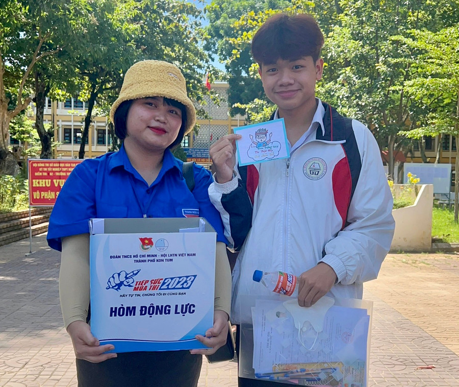 Những lời chúc ý nghĩa được gửi đến sĩ tử. Những lời chúc ý nghĩa được gửi đến sĩ tử.