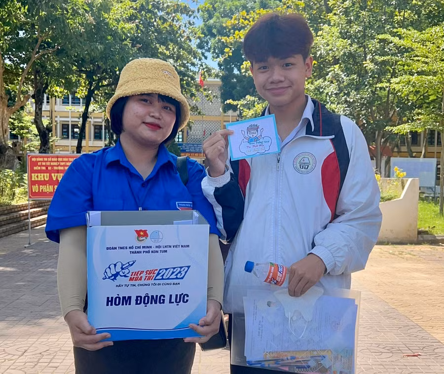 Những lời chúc ý nghĩa được gửi đến sĩ tử.