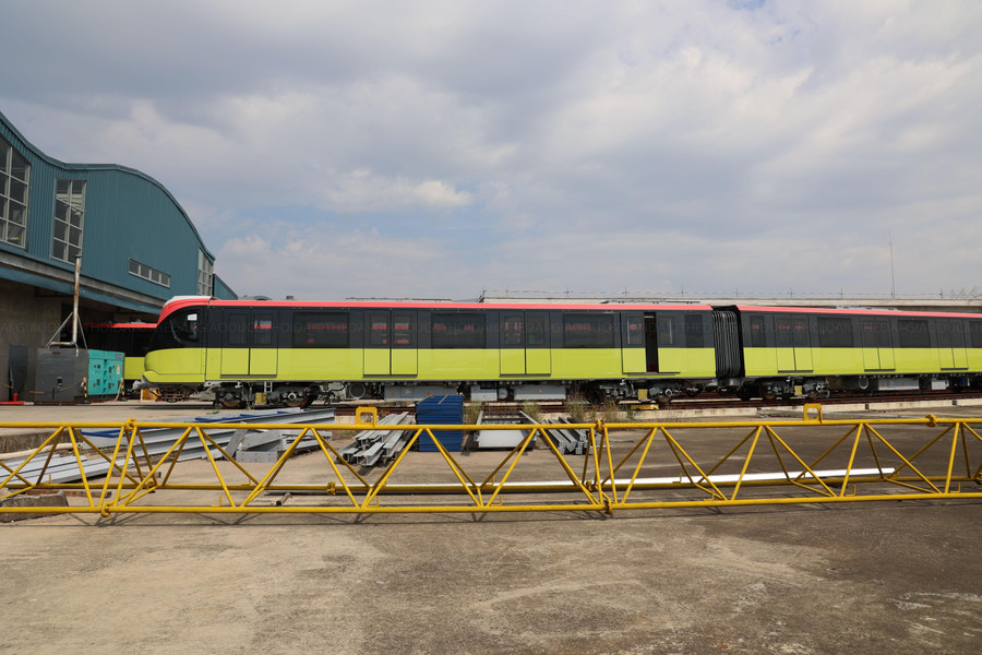 Mặc dù UBND TP Hà Nội đã có nhiều chỉ đạo, chủ đầu tư cũng đôn đốc quyết liệt, nhưng tiến độ thực hiện liên tục chậm trễ, gây ảnh hưởng nghiêm trọng đến tiến độ chung của đoạn trên cao và kéo theo sự chậm trễ kéo dài của các gói thầu cơ điện CP06, CP07, CP08... Mặc dù UBND TP Hà Nội đã có nhiều chỉ đạo, chủ đầu tư cũng đôn đốc quyết liệt, nhưng tiến độ thực hiện liên tục chậm trễ, gây ảnh hưởng nghiêm trọng đến tiến độ chung của đoạn trên cao và kéo theo sự chậm trễ kéo dài của các gói thầu cơ điện CP06, CP07, CP08...