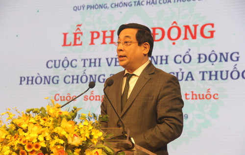 PGS.TS Lương Ngọc Khuê phát biểu tại buổi lễ PGS.TS Lương Ngọc Khuê phát biểu tại buổi lễ