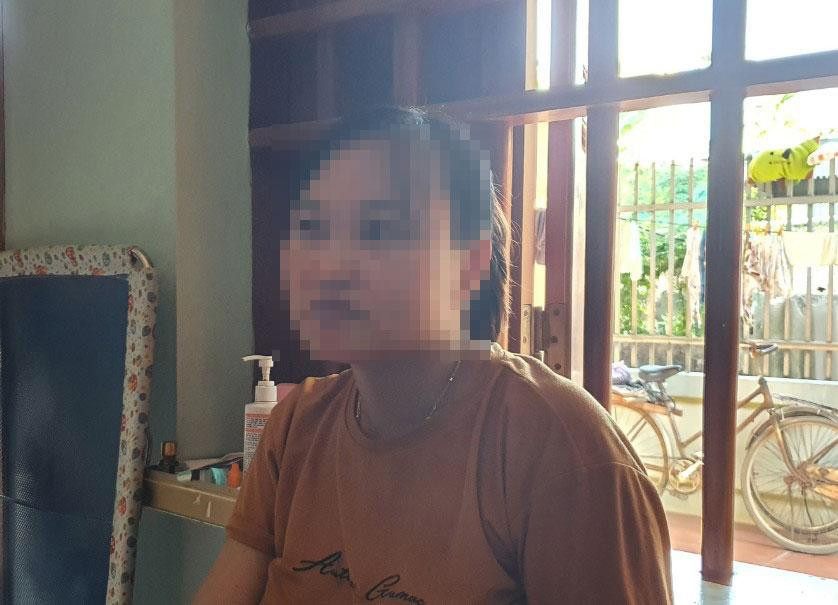 Bà Trần Thị C. chia sẻ với PV về sự việc xảy ra với người con trai.