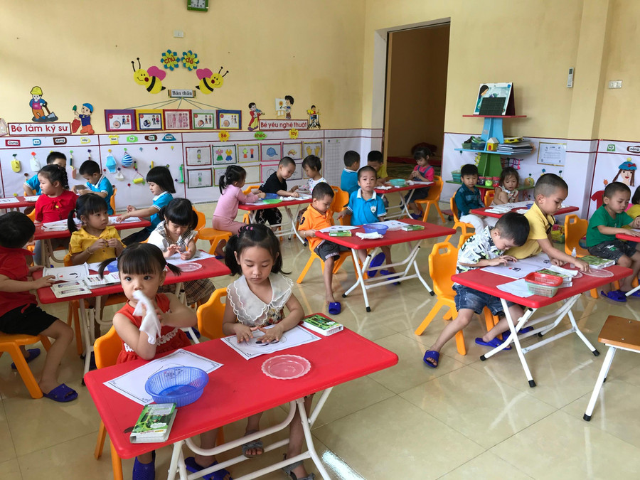 Phổ cập GDMN cho trẻ mẫu giáo (3-4 tuổi) là mong muốn của ngành GIáo dục. Phổ cập GDMN cho trẻ mẫu giáo (3-4 tuổi) là mong muốn của ngành GIáo dục.