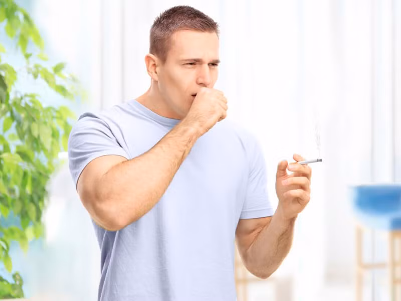 Hút thuốc lá có thể gây ra viêm thanh quản mãn tính