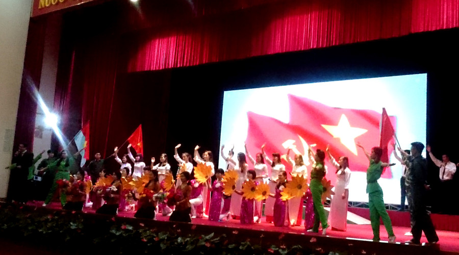 Tiết mục văn nghệ chào mừng của Phòng GD&ĐT TP Cẩm Phả
