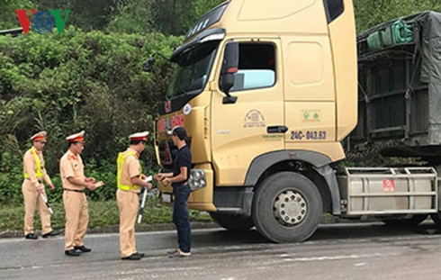 lai châu: tuần đầu ra quân, phát hiện 13 lái xe dương tính với ma túy hình 3 lai chau: tuan dau ra quan, phat hien 13 lai xe duong tinh voi ma tuy hinh 3