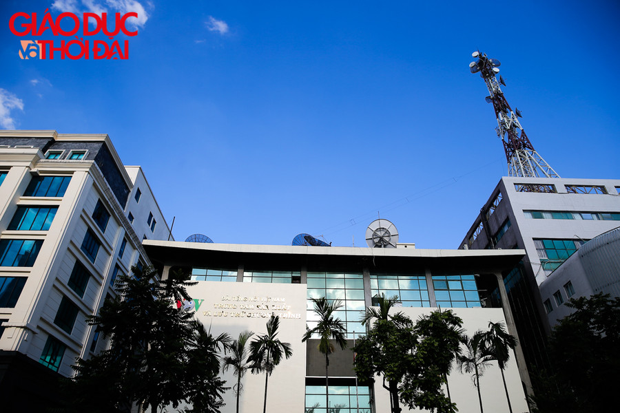 Dự báo nền nhiệt độ tại Hà Nội ngày hôm nay đạt ngưỡng gần 40 độ C, nhưng thực tế ngoài đường thì nhiệt độ lên tới 44- 46độ C